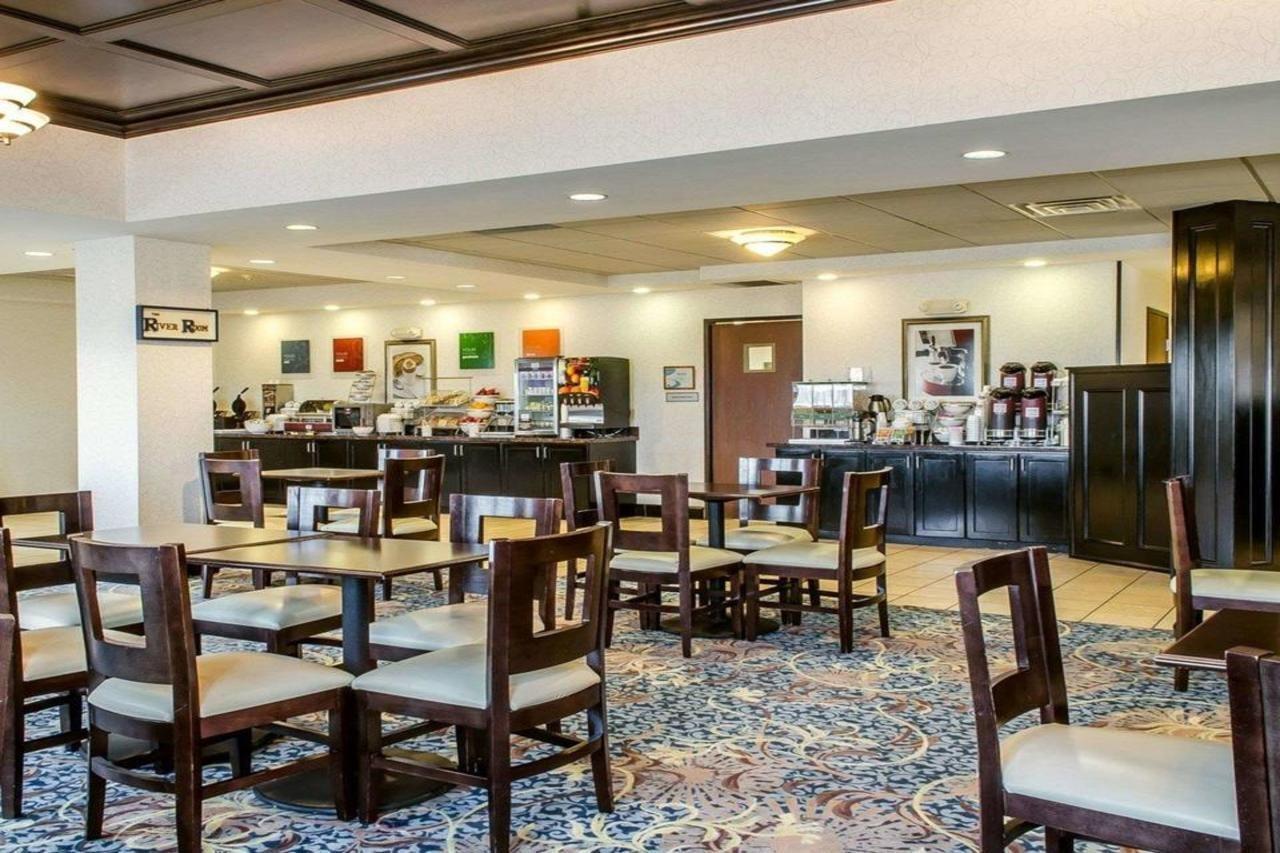 Comfort Suites Bloomsburg Exterior photo